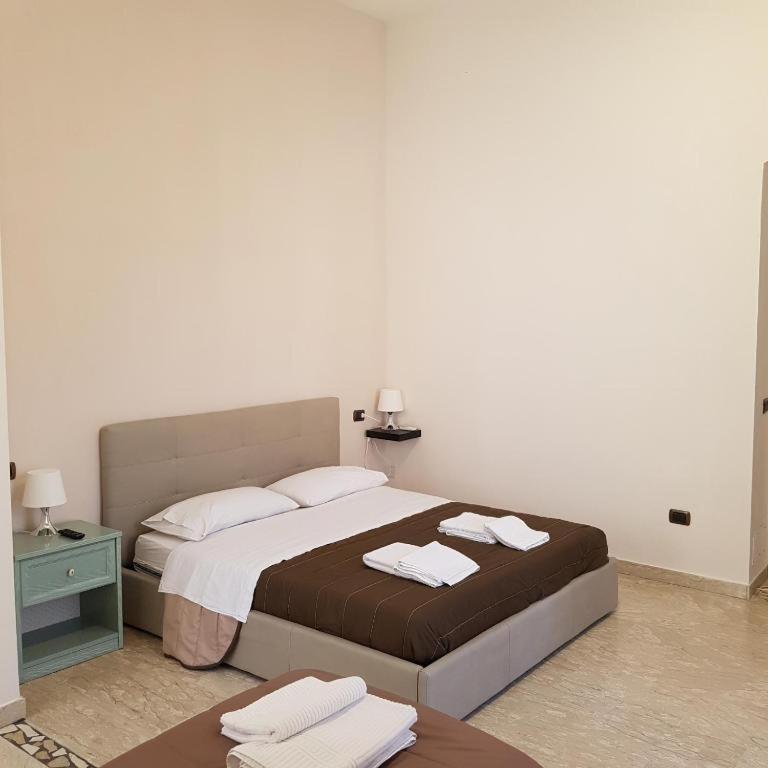 Guesthouse Re Ferdinando Napoli Eksteriør bilde